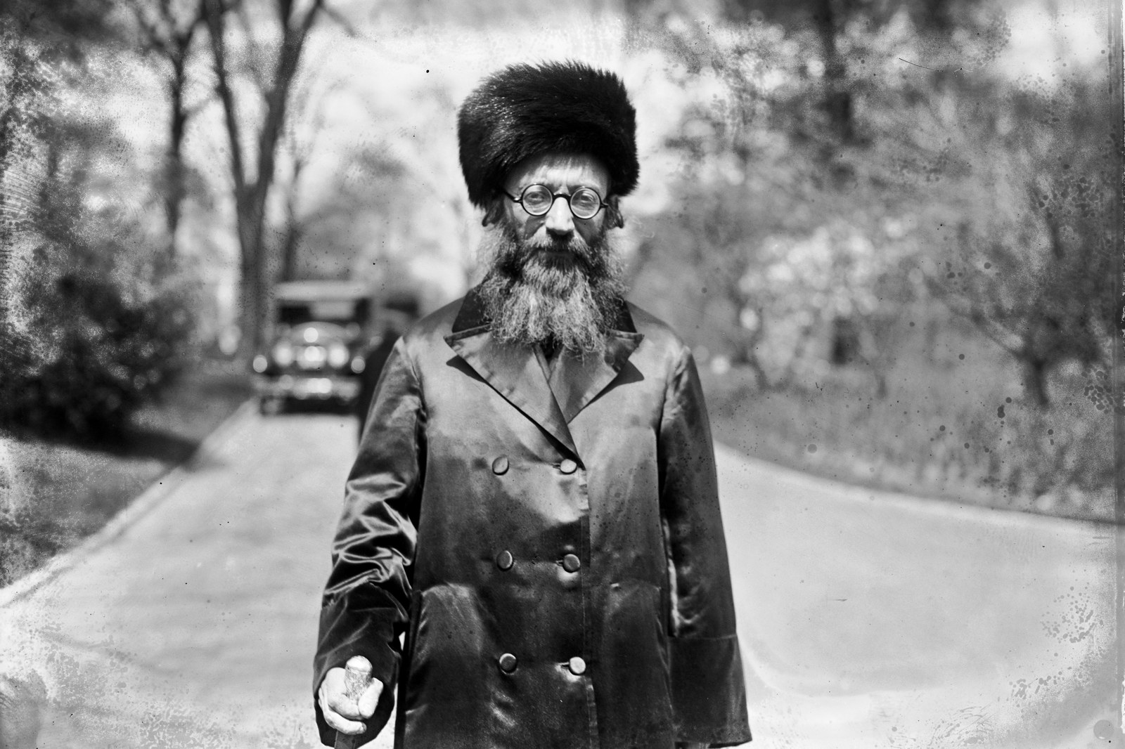 הרב אברהם יצחק הכהן קוק, הראי״ה, בצילום היסטורי משנת 1924