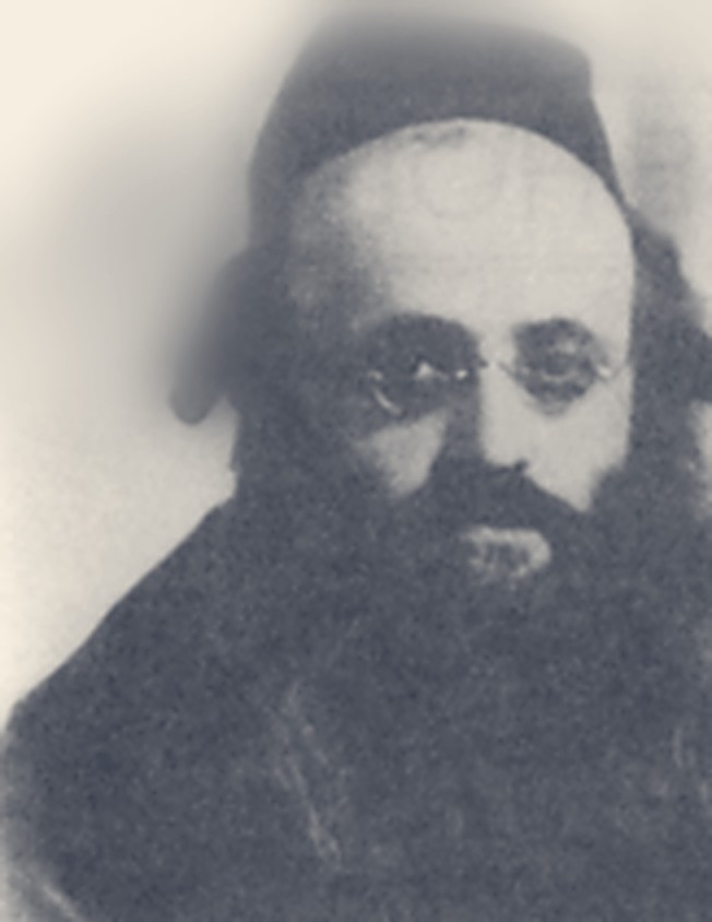 צילום היסטורי בשחור לבן של רבי קלונימוס קלמן שפירא, האדמו"ר מפיאסצנה, מחבר חובת התלמידים, בפולין לפני 1943